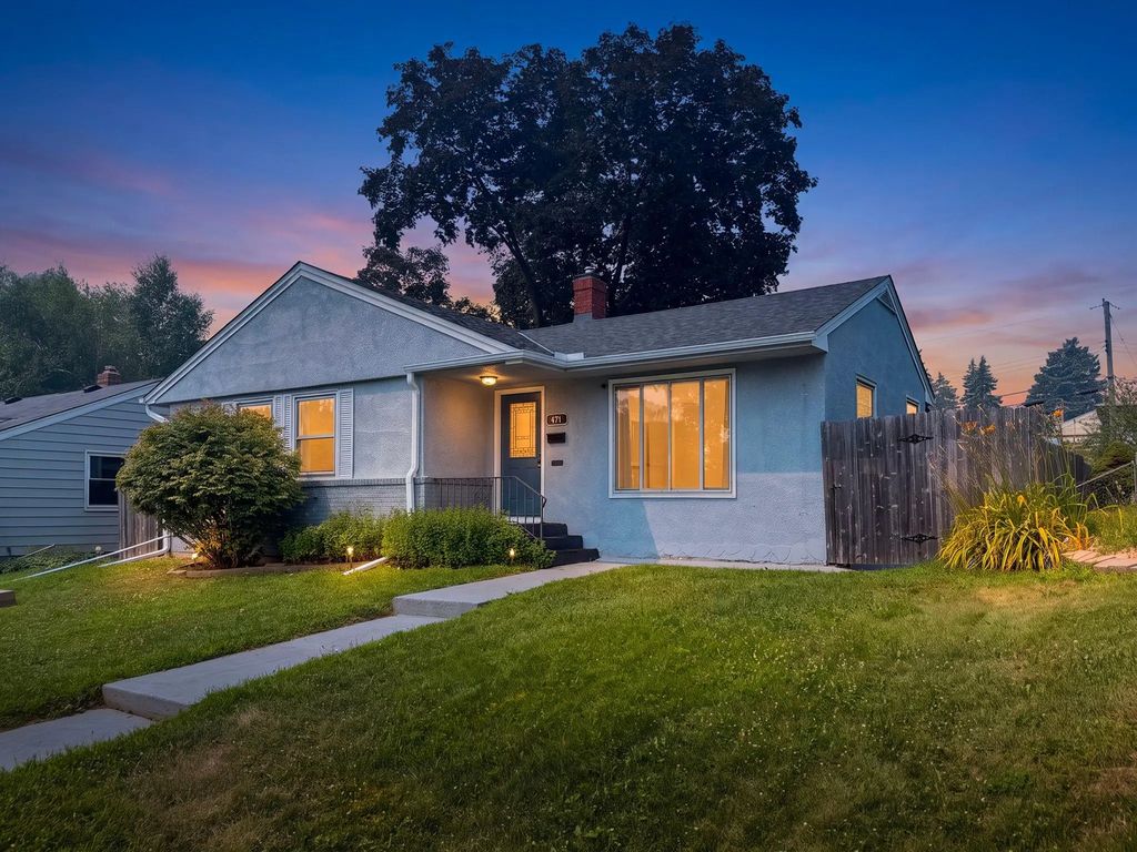 471 White Bear Avenue N, Saint Paul