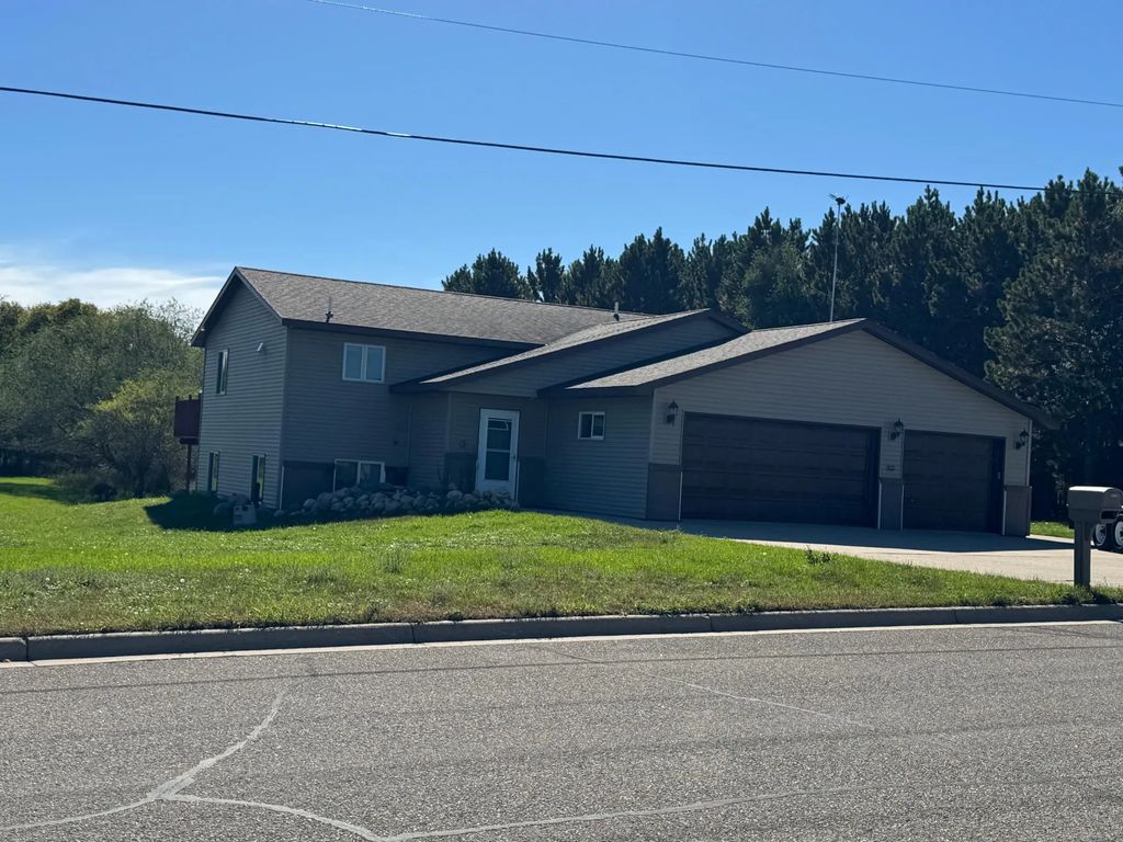 527 Madison Avenue Se, Wadena