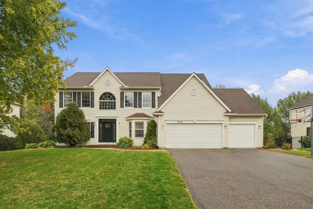 17716 Hyde Park Avenue, Lakeville