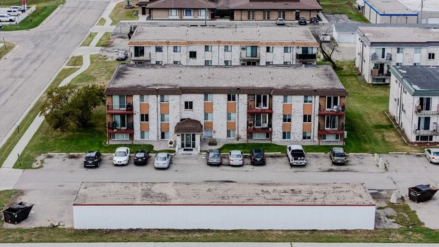 2414 3rd Avenue N, Moorhead