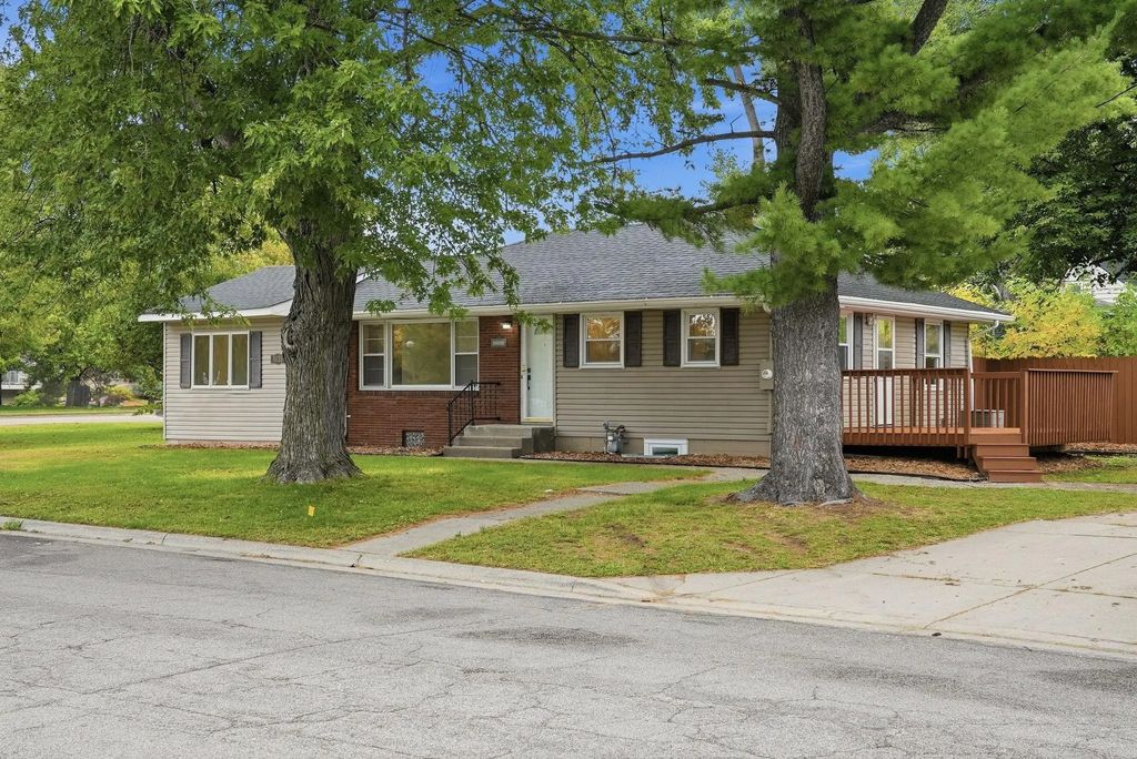 1038 Larpenteur Avenue W, Saint Paul