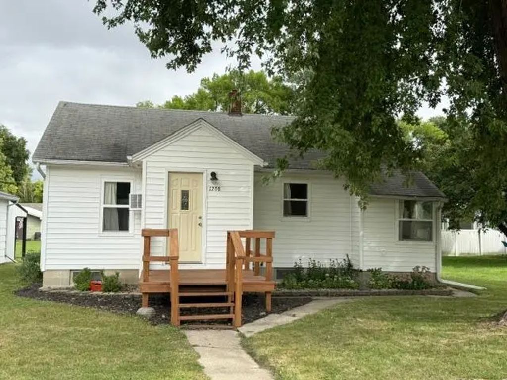 1208 15th Street, Clarkfield