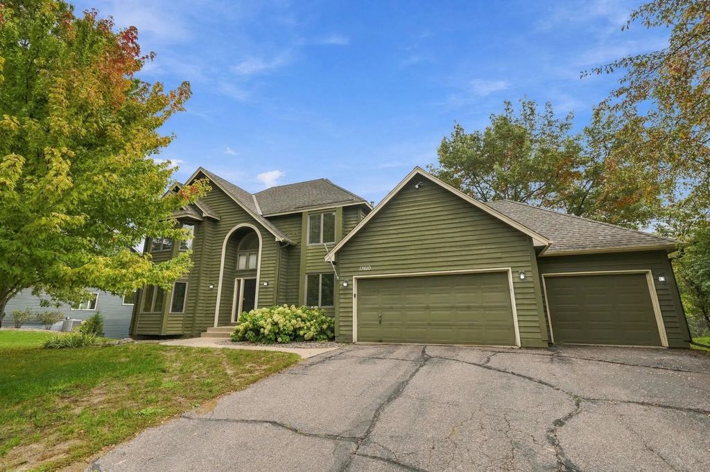 13610 Georgia Drive, Apple Valley