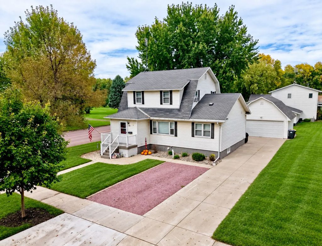 1124 6th Street, Westbrook