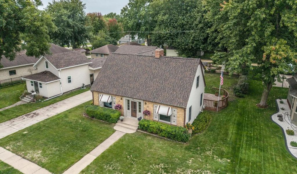 908 3rd Street, Farmington