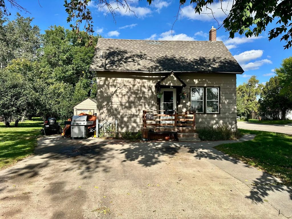 222 Cedar Avenue Ne, Wadena