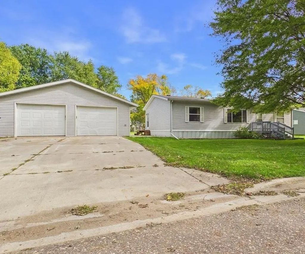108 Poplar Avenue, Lowry