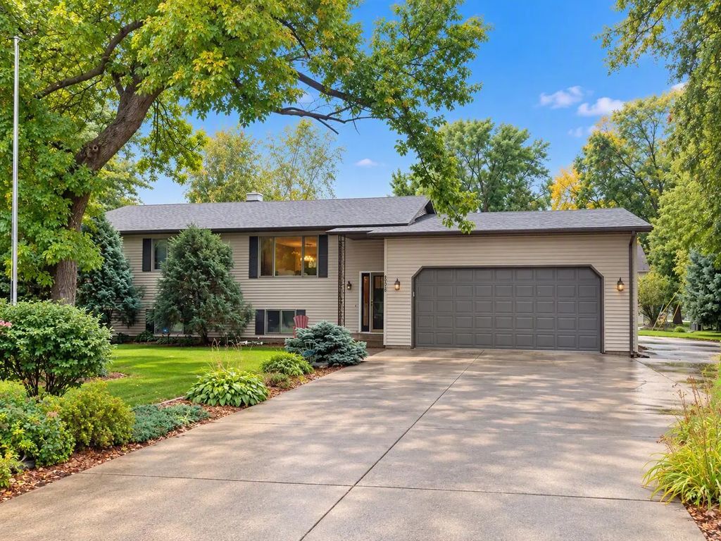 638 Kim Avenue, Hamburg