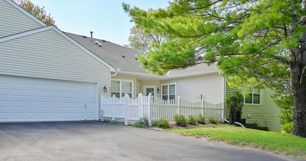 3061 Timberwood Trail 43, Eagan