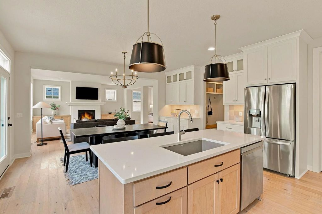 5392 Rolling Hills Parkway, Victoria