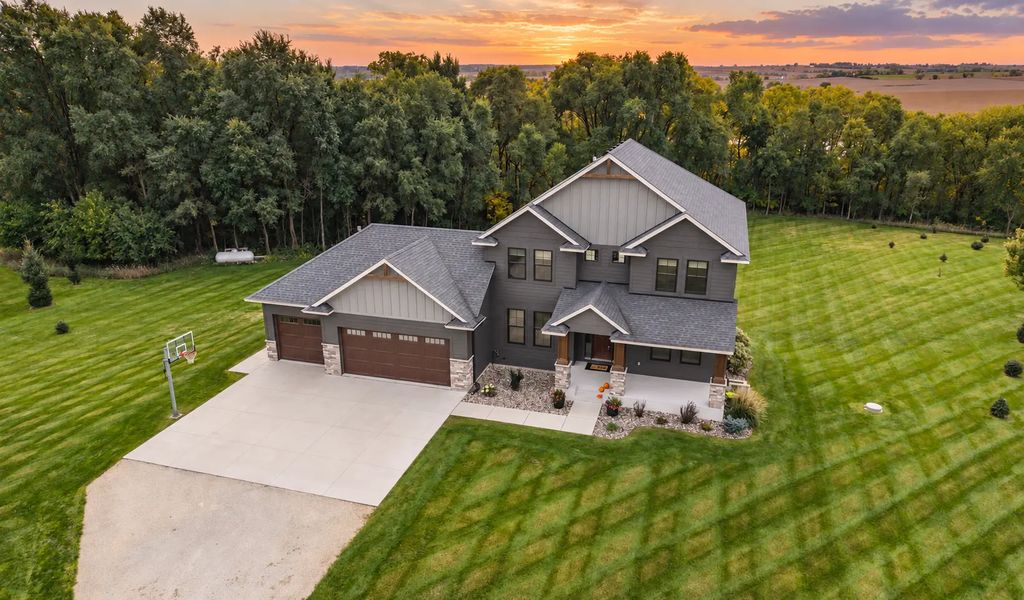 11197 113th Street E, Northfield