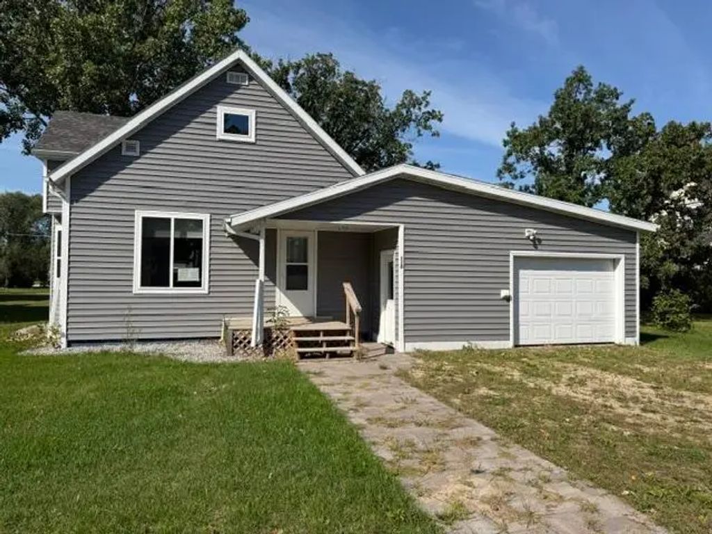 118 4th Street S, Greenbush