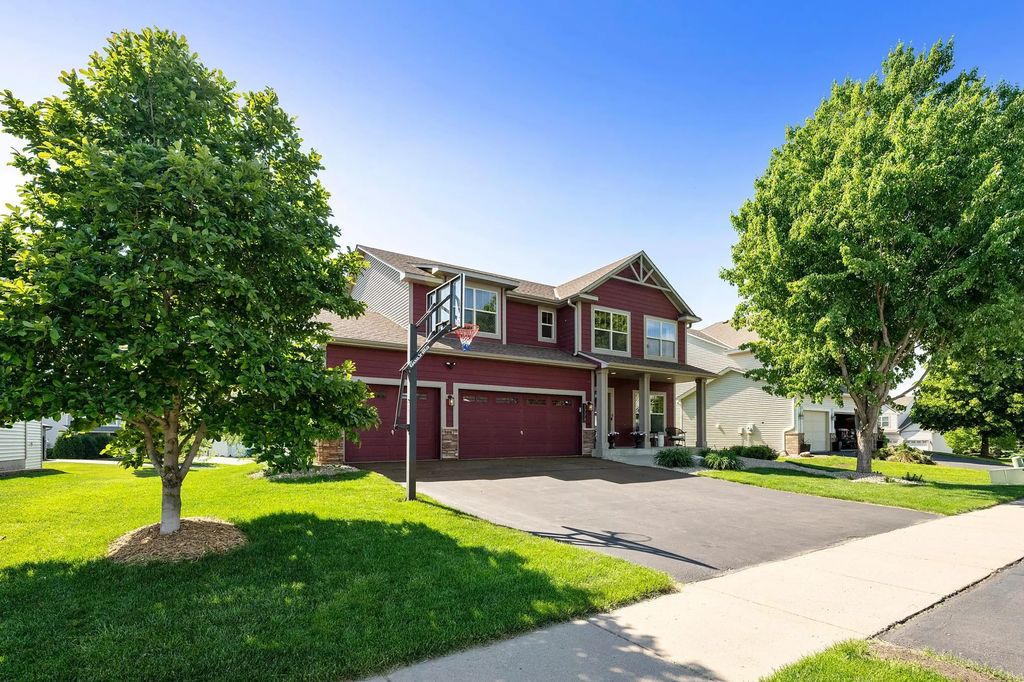 1774 Fox Run, Shakopee