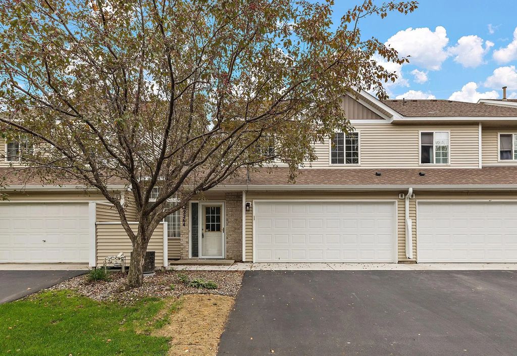 2264 River Rock Lane, Shakopee