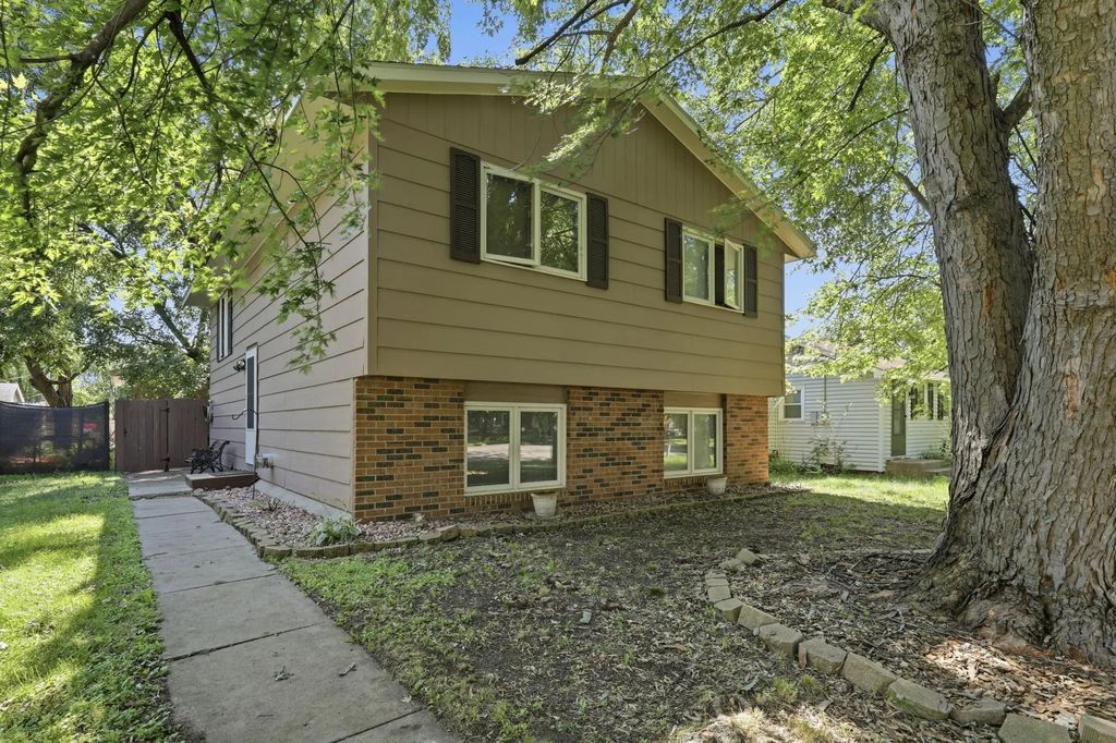 134 34th Avenue N, Saint Cloud