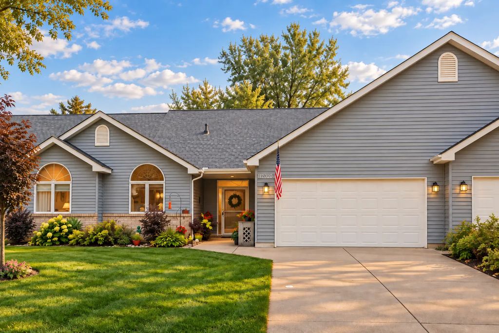 112020 Hidden Creek Place, Chaska