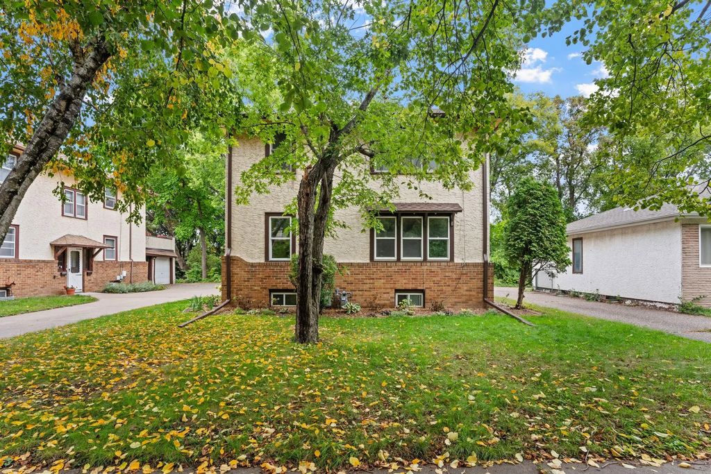 261 Robie Street W, Saint Paul
