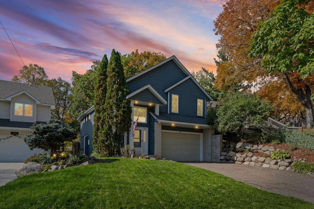 3045 Dundee Lane, Mound