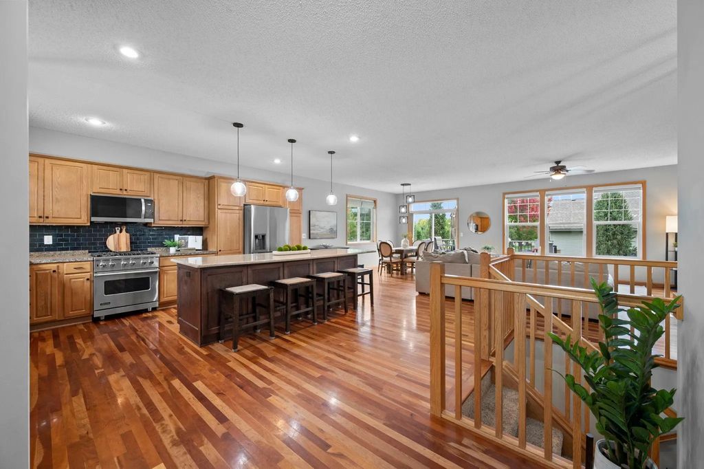 989 Danube Avenue, Shakopee