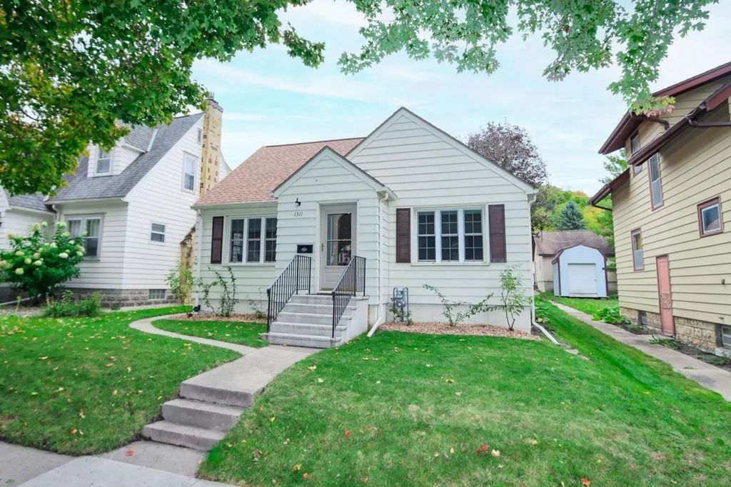 1311 N 5th Street, Mankato