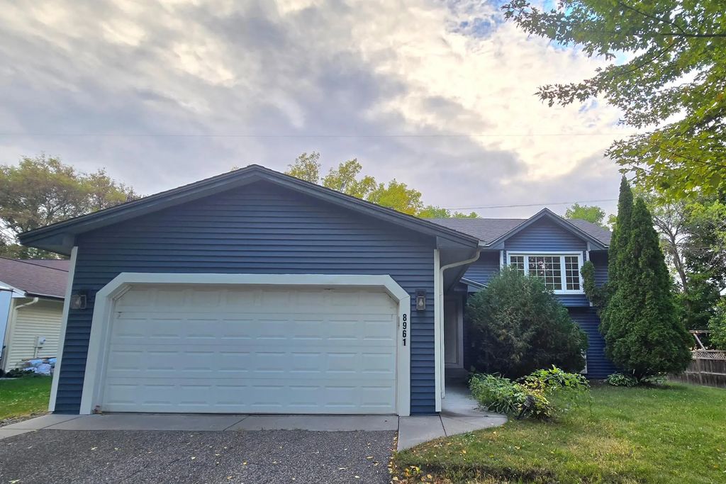 8961 Sycamore Lane N, Maple Grove