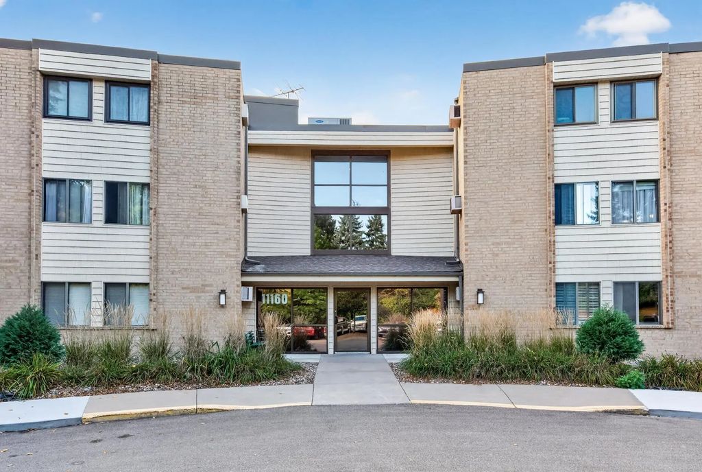11160 Anderson Lakes Parkway 214, Eden Prairie
