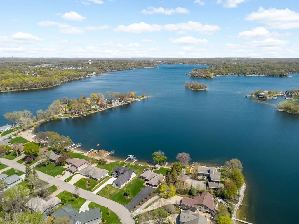 15283 Edgewater Circle Ne, Prior Lake