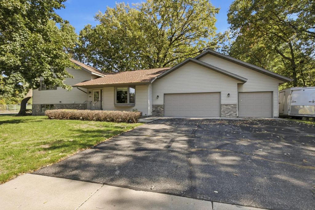 424 7th Avenue N, Sartell