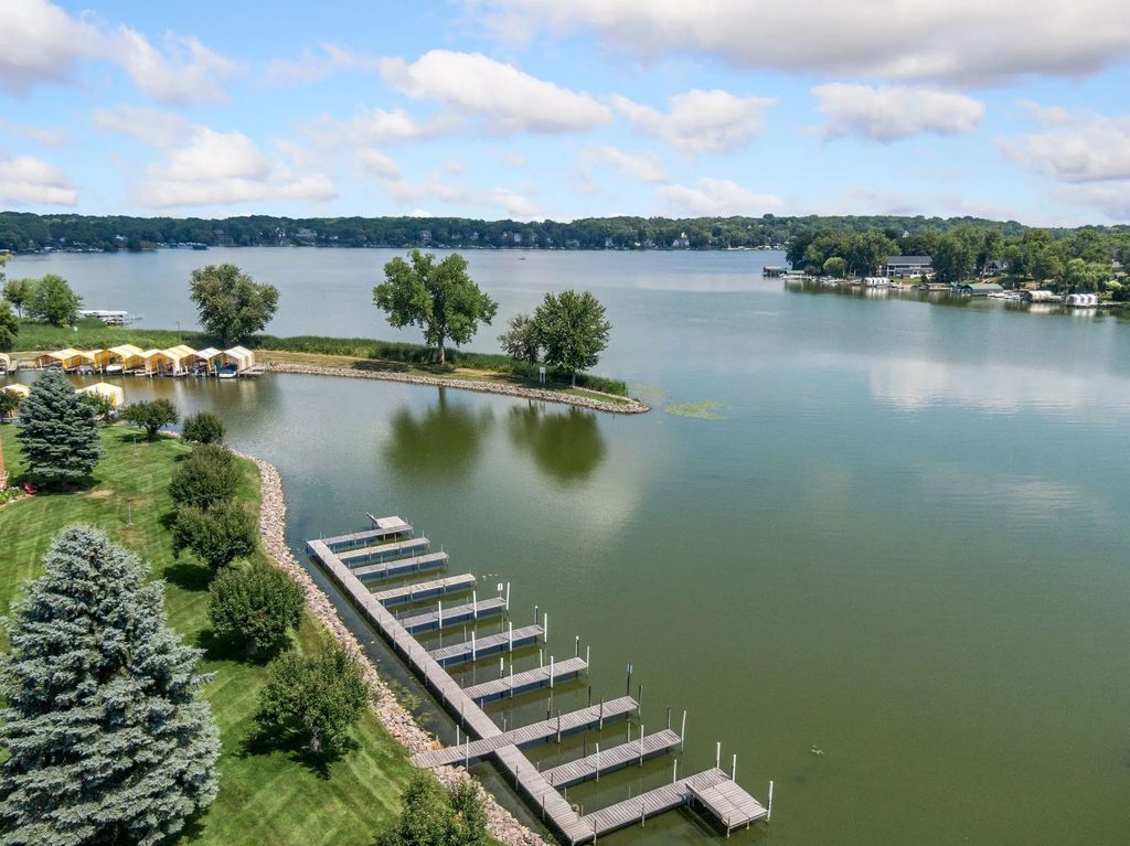 5410 Three Points Boulevard 434, Mound