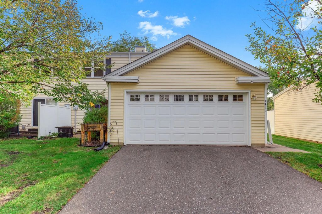 1480 Granada Avenue N, Oakdale