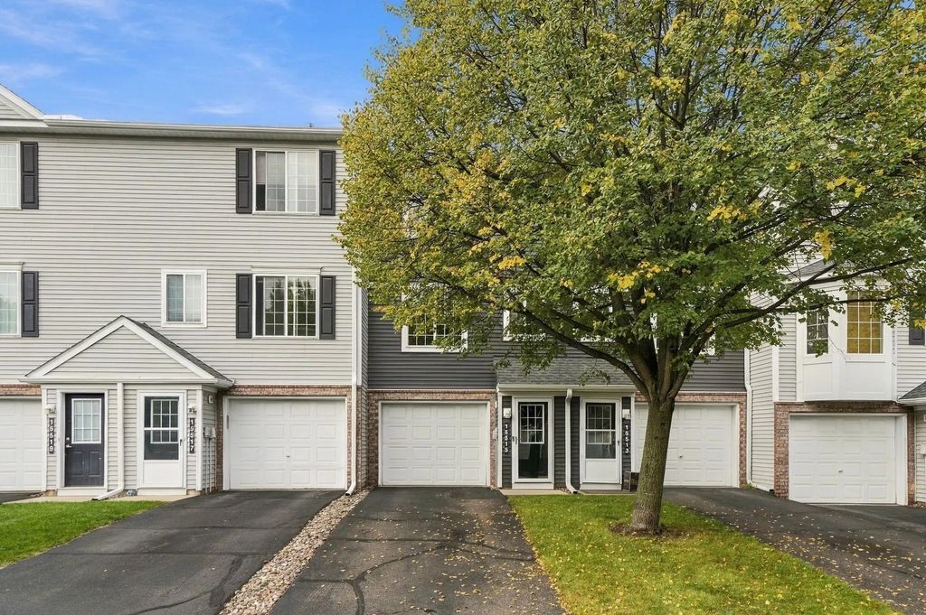 15515 Foghorn Lane, Apple Valley