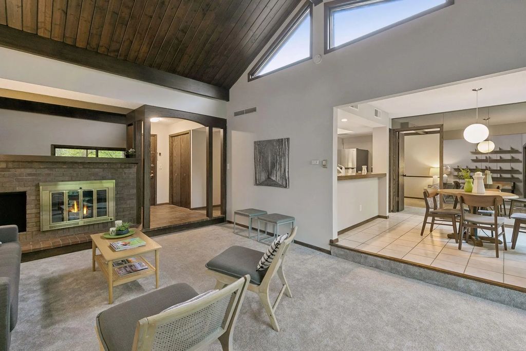 6115 Lincoln Drive 353, Edina