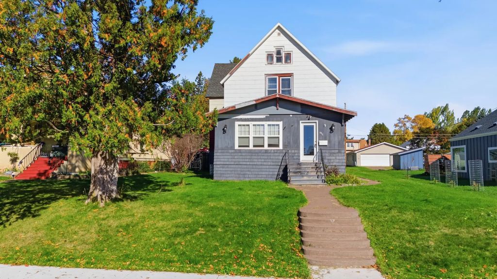 911 10th Avenue, Two Harbors