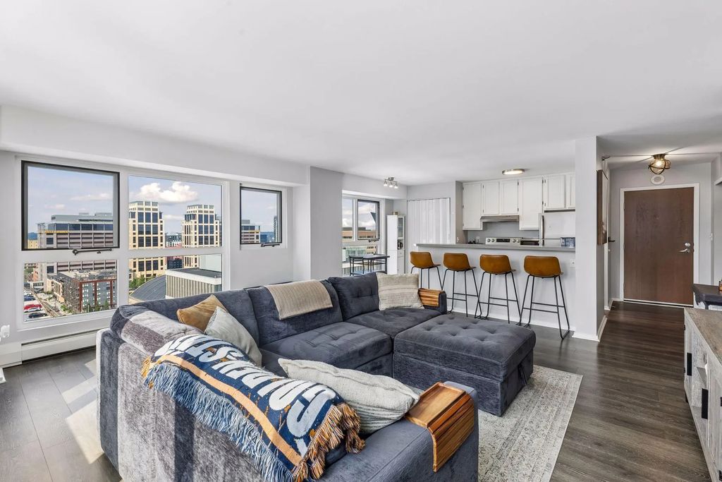 433 S 7th St 1701, Minneapolis