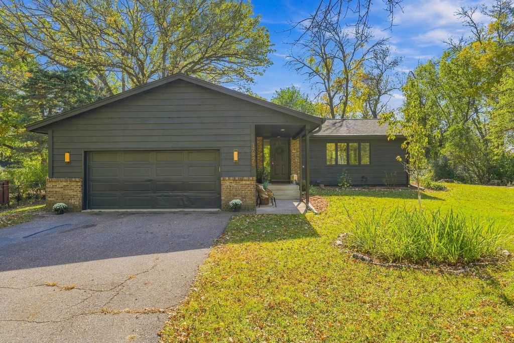 17925 Covington Road, Minnetonka