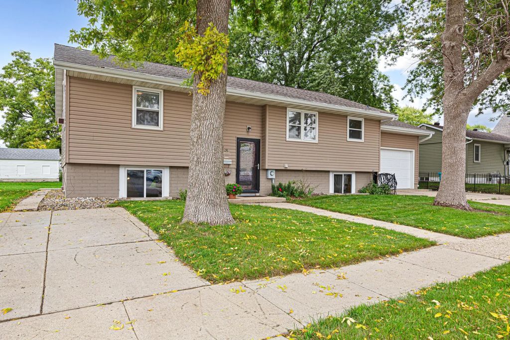 109 10th Avenue Se, Waseca