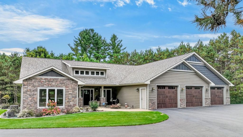S9165 Lowes Creek Road, Eleva