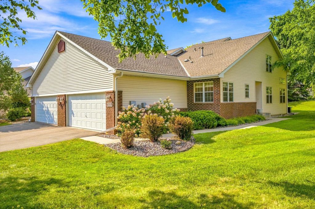 2442 Autumn Ridge Court, Chanhassen