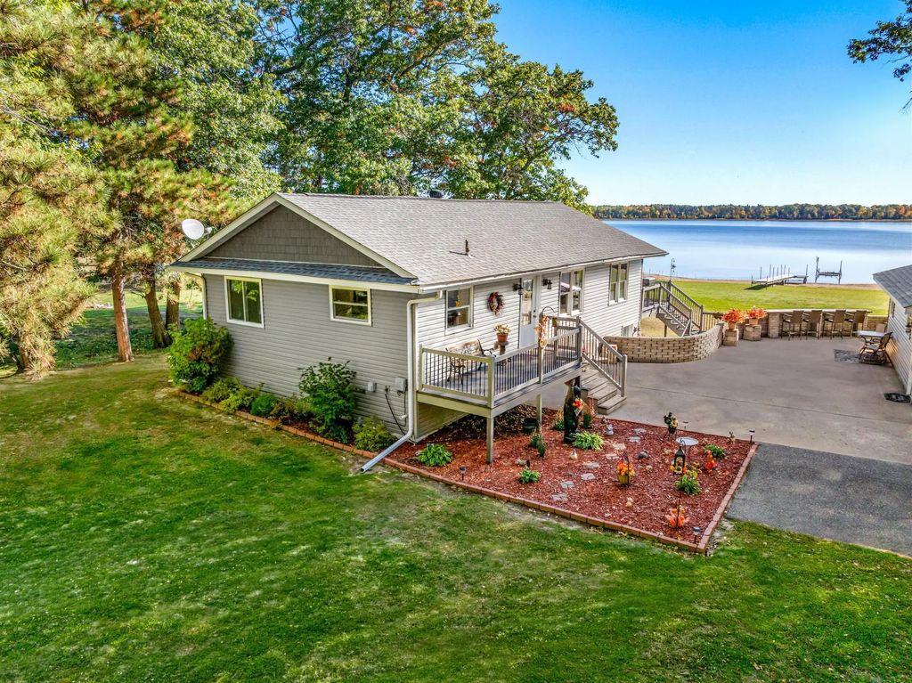 23732 Clover Drive, Merrifield