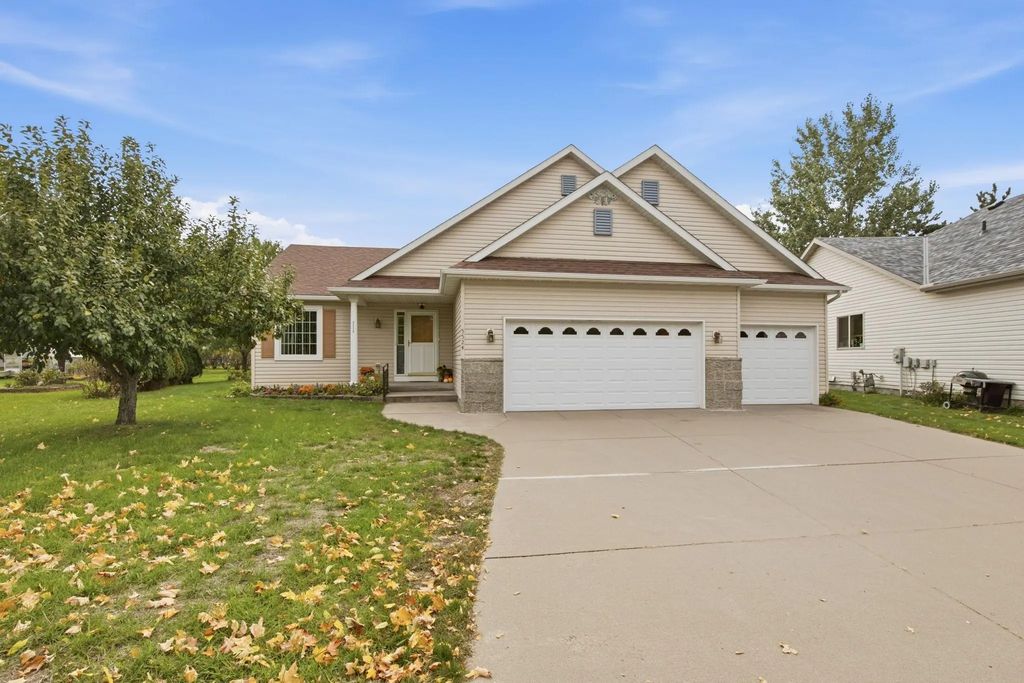 5524 Knollwood Drive, Saint Cloud