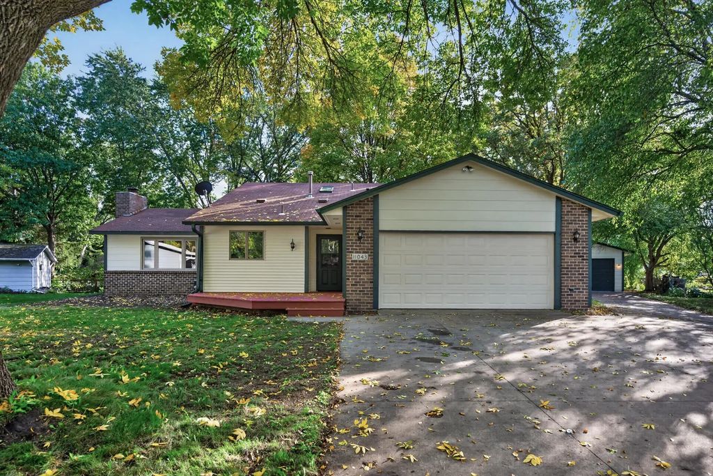 11043 98th Place N, Maple Grove
