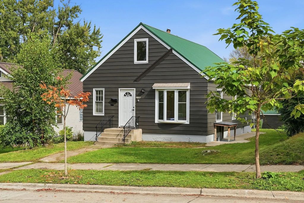 3746 Russell Avenue N, Minneapolis