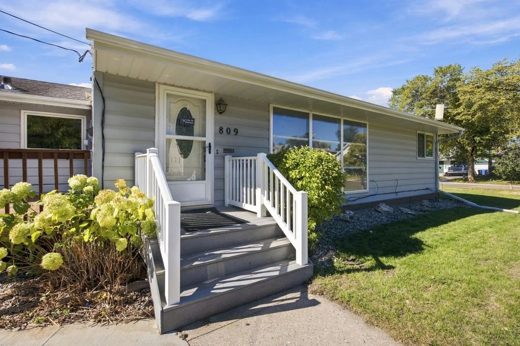 809 16th Street S, Fargo