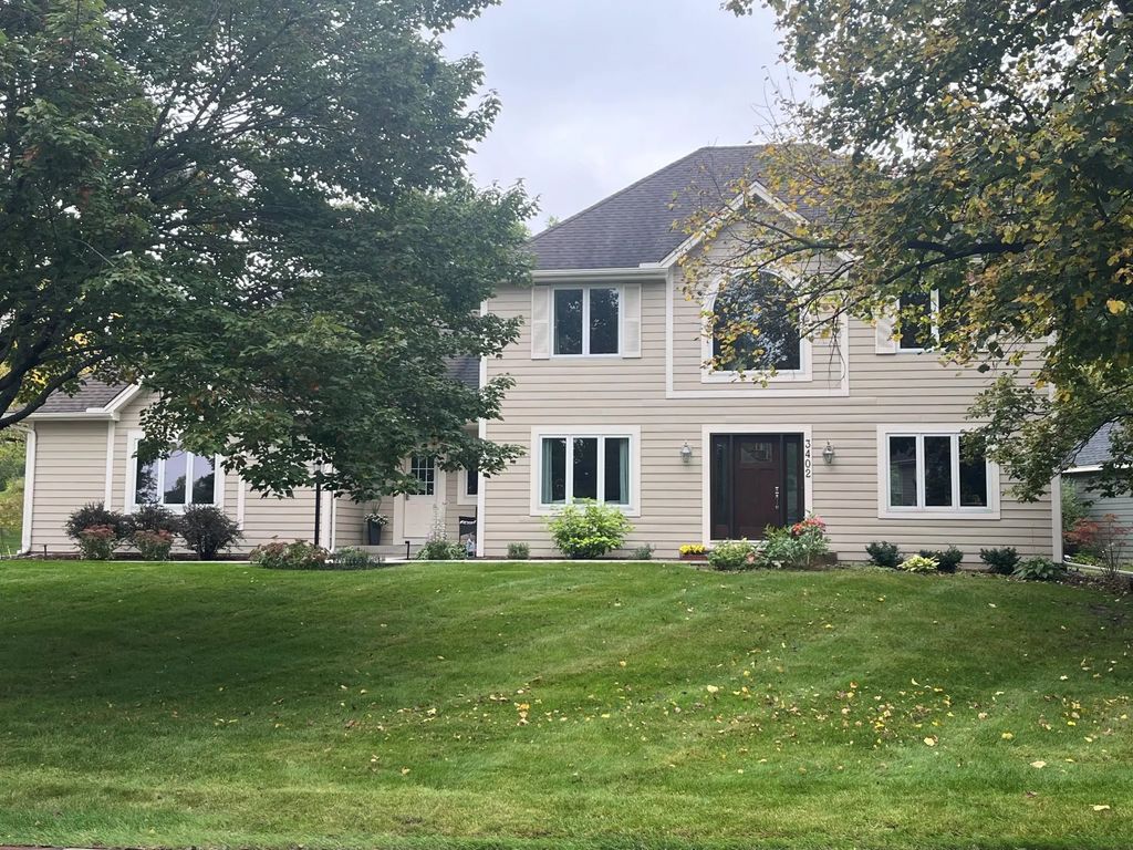 3402 Fairfax Lane, Woodbury