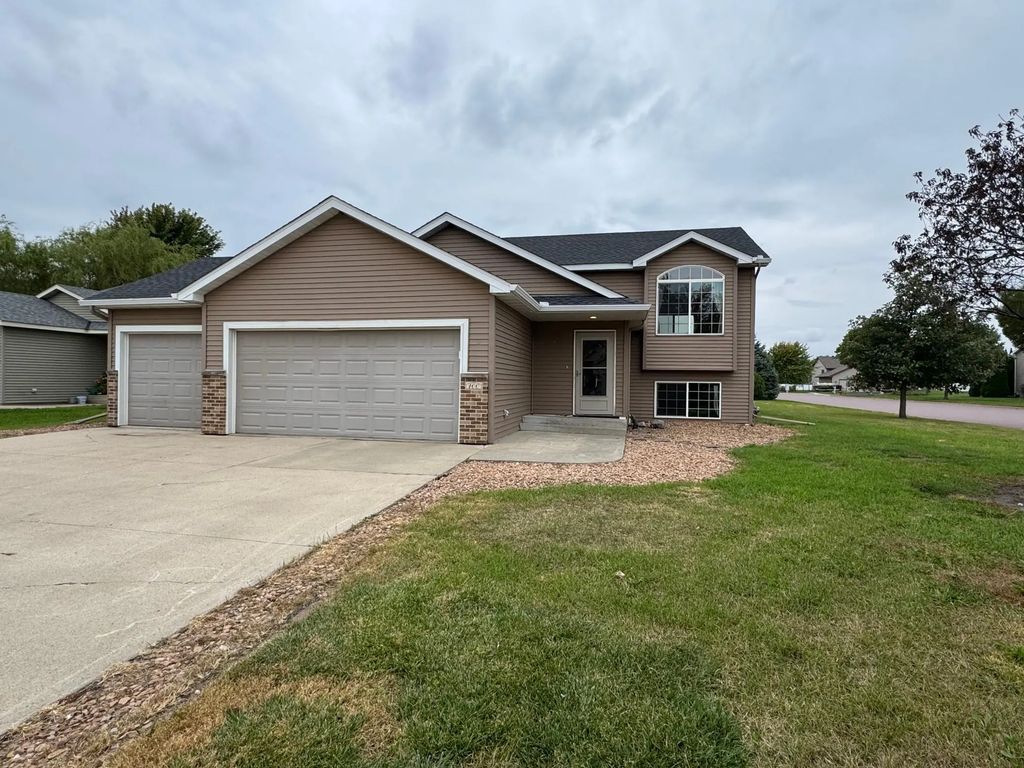 100 Olympic Court, Mankato