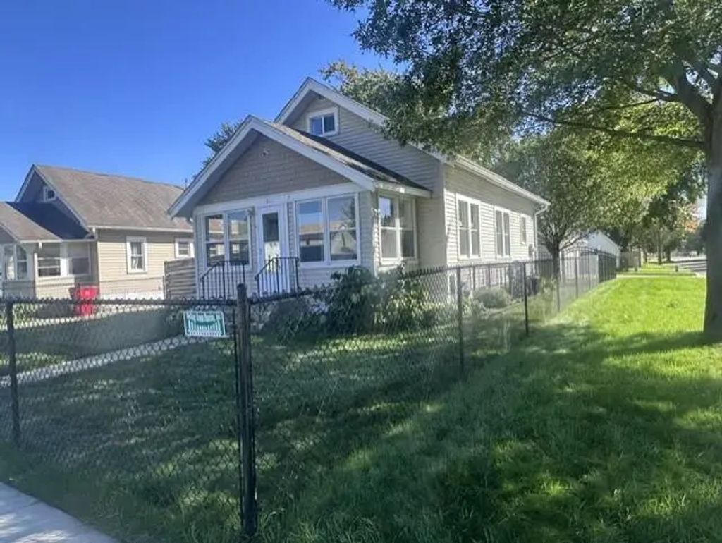 911 3rd Avenue Nw, Austin