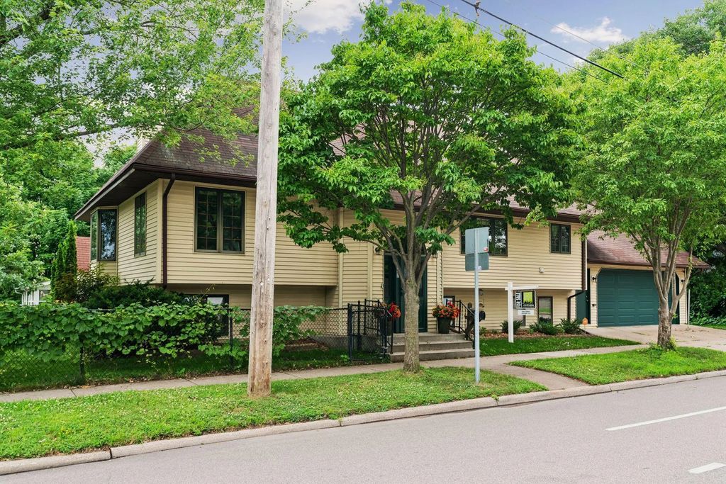 707 Hamline Avenue S, Saint Paul