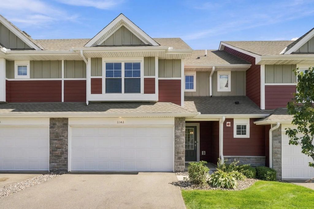 1142 Middlefield Road, Medina
