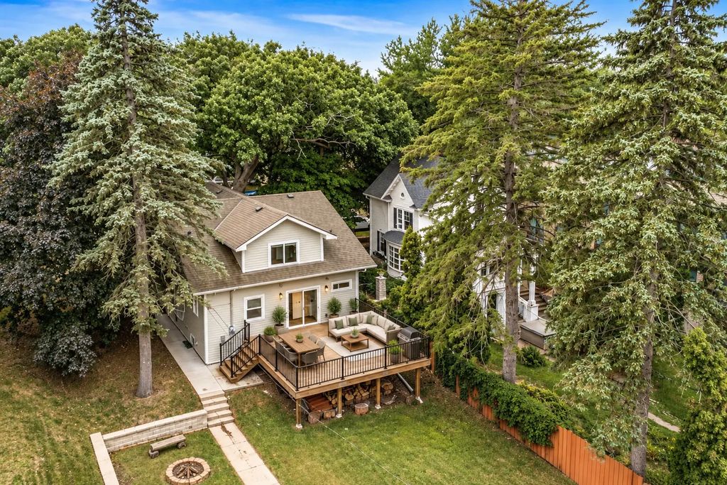 1977 Grand Avenue, Saint Paul