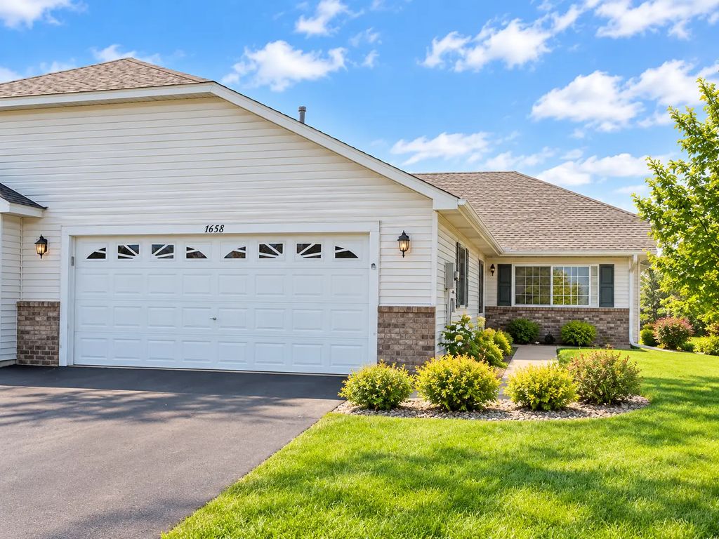 7658 Newbury Road, Woodbury